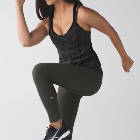 Lululemon Run for Gold tank size 6 - Picture 3 of 8